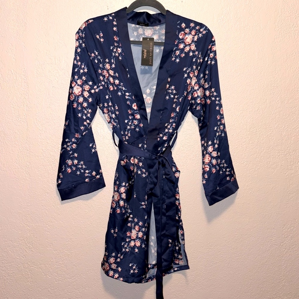 Morgan Lane fab/fit/fun poly satin robe S/M
